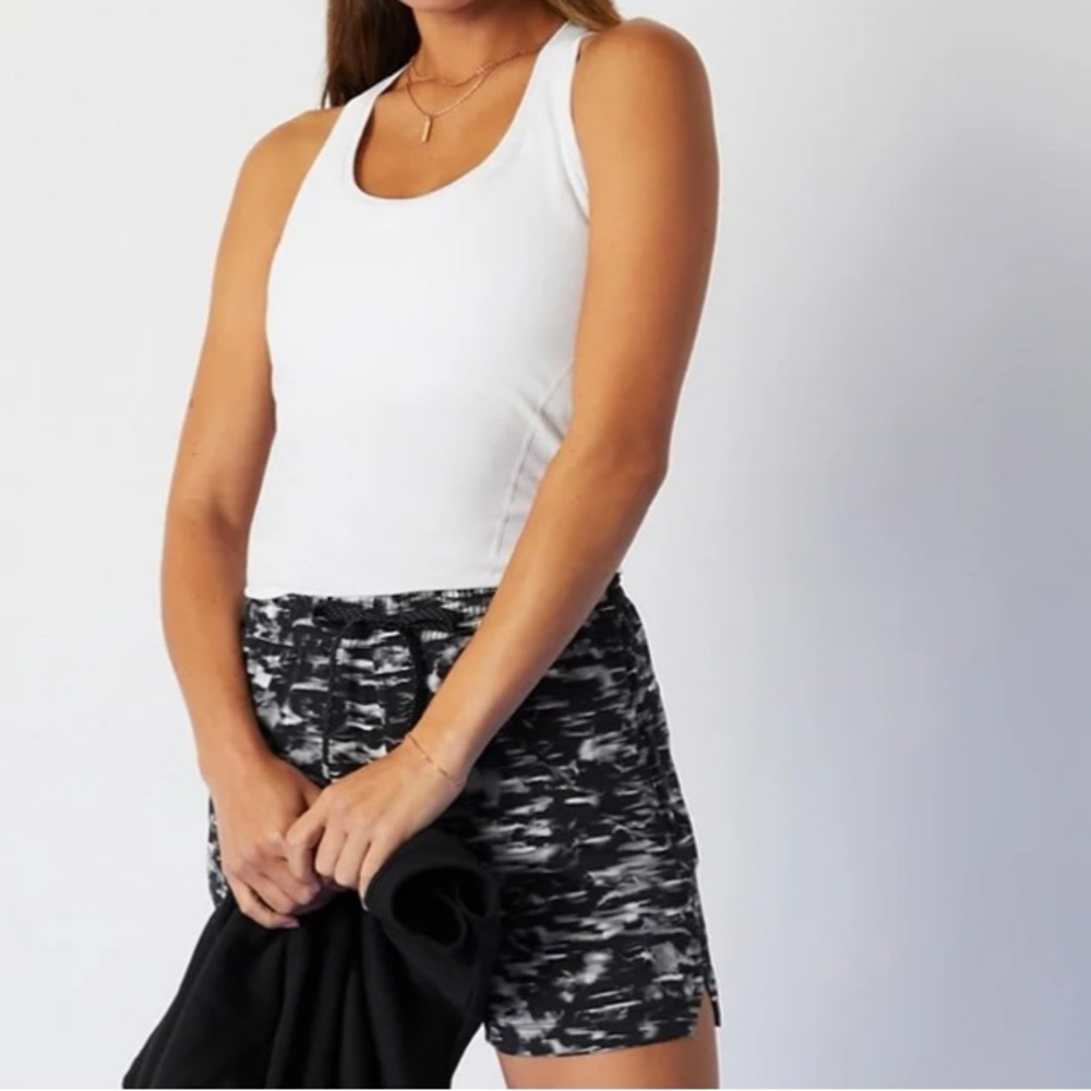 Fabletics White Feather Tech+ Racerback Athletic Tank Top, Size Small, NWT - Picture 3 of 9